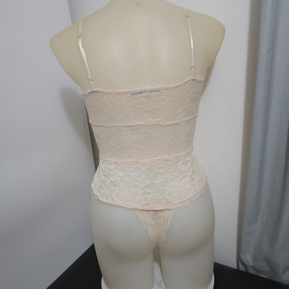 NWOT Aus L Guess Pink Cream Lace Lace Up Bodysuit - Picture 9 of 13